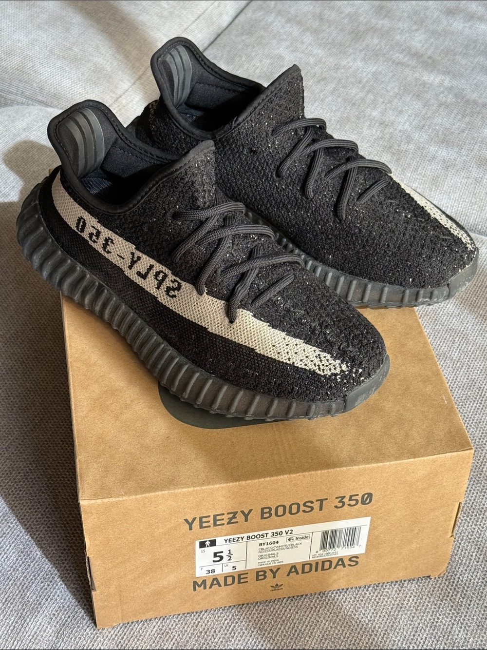 Yeezy Boost 350 V2